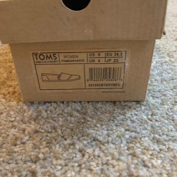 Toms Women’s Pomegranate Shoes. - Picture 2 of 5